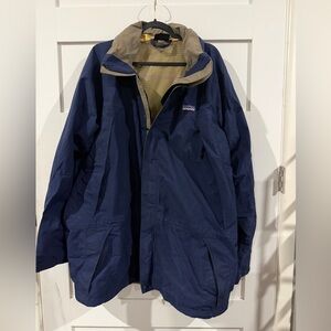 Patagonia Men's Blue coat jacket with Beige Details XXL